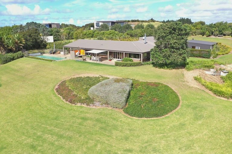 Photo of property in 82 Tern Point, Mangawhai, 0975