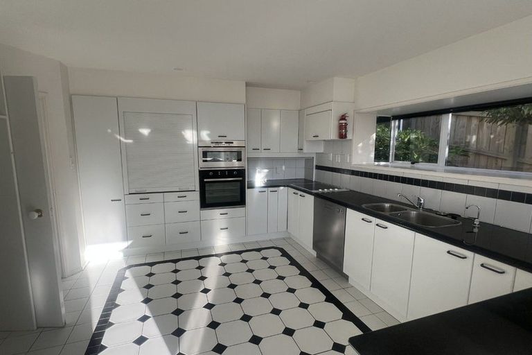 Photo of property in 1/2a Cracroft Terrace, Cashmere, Christchurch, 8022