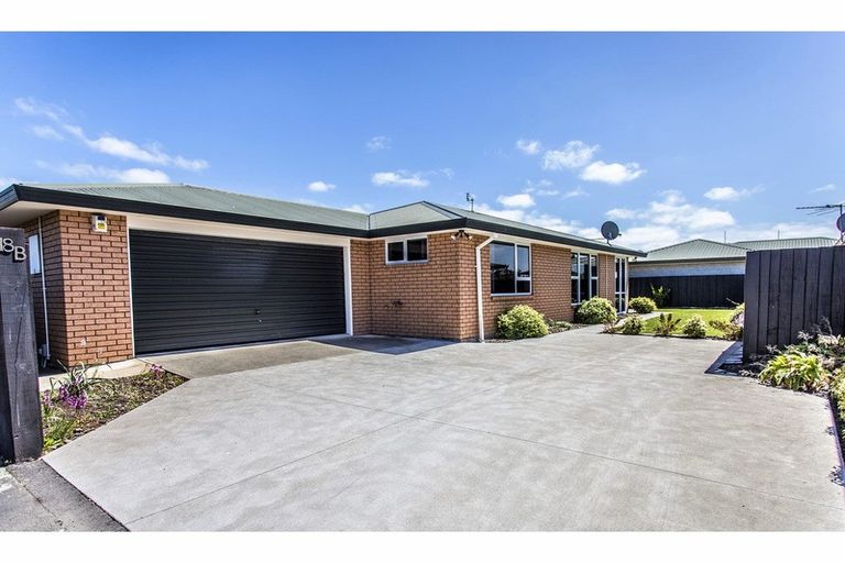 Photo of property in 2/18a Thistledown Place, Woolston, Christchurch, 8062