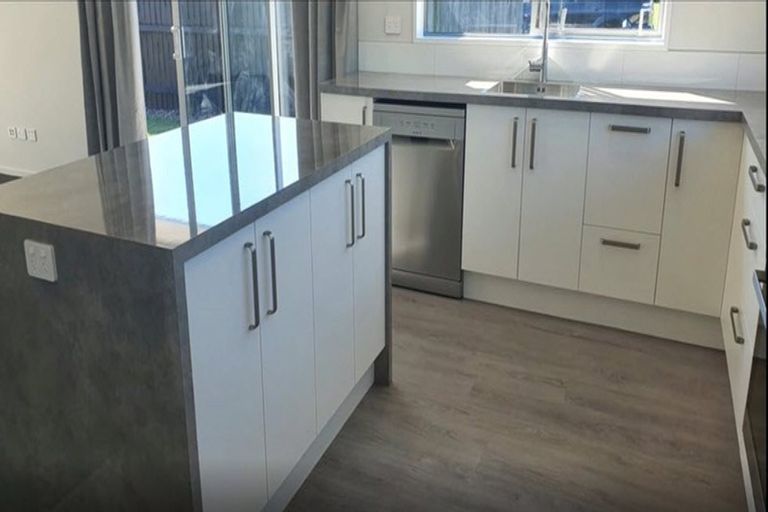 Photo of property in 76 Stationmasters Way, Prebbleton, 7604