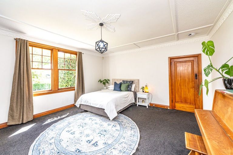 Photo of property in 17 Tarata Street, Saint Johns Hill, Whanganui, 4501