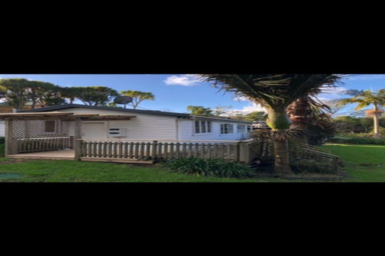 Photo of property in 15 Waitakere Road, Waitakere, Auckland, 0816