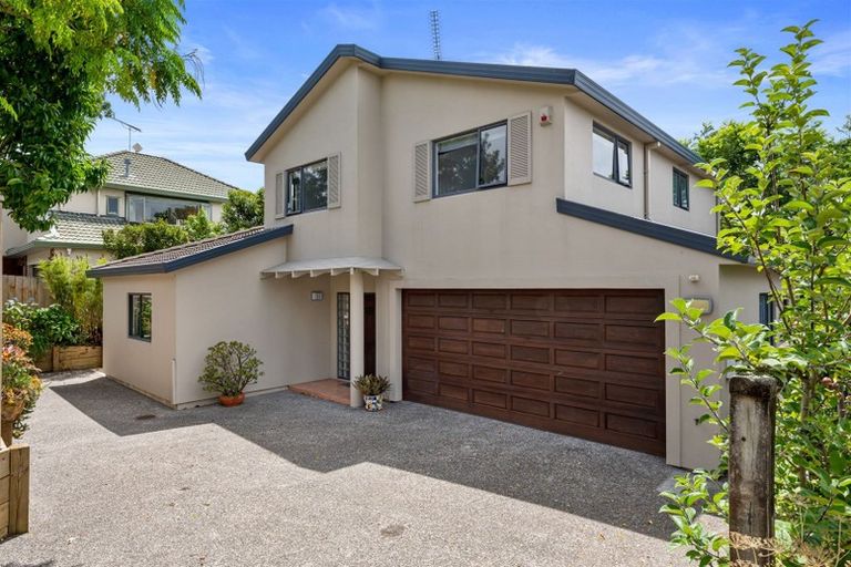 Photo of property in 2/95 Sylvan Avenue, Northcote, Auckland, 0627
