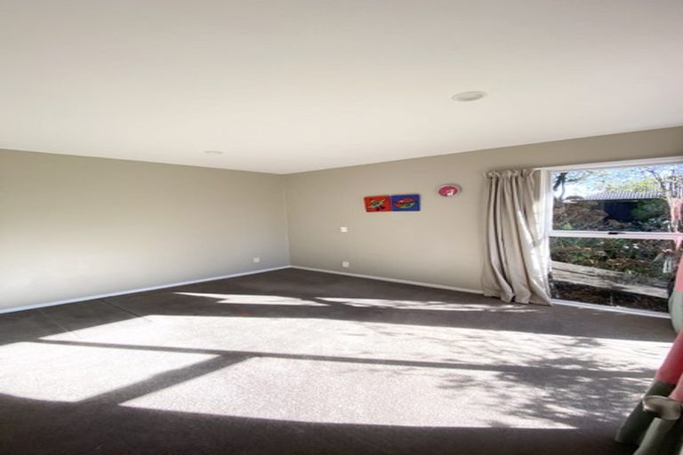 Photo of property in 5 Shanaway Close, Halswell, Christchurch, 8025