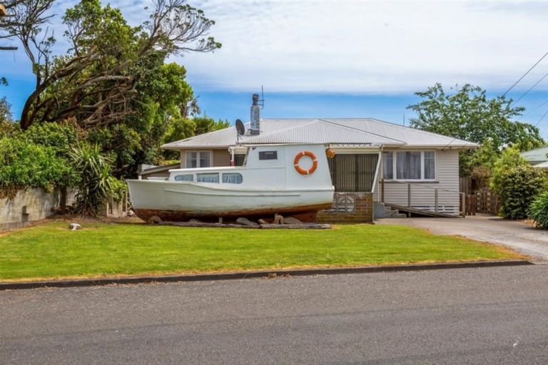 Photo of property in 2 Denby Road, Hawera, 4610