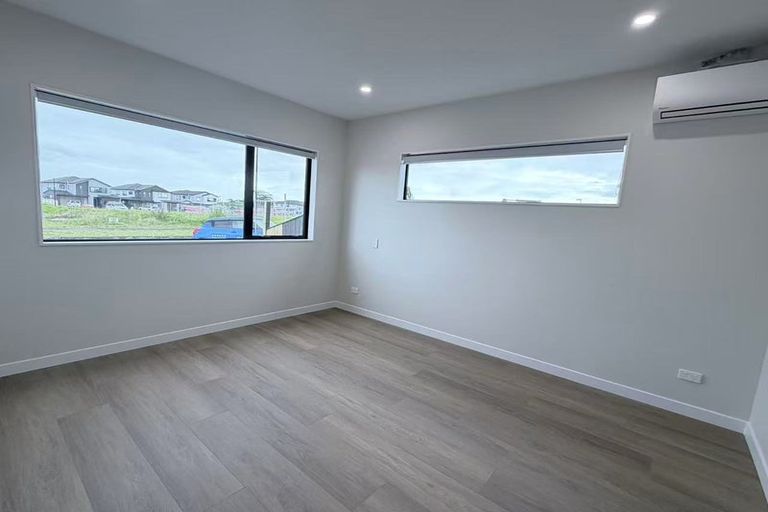 Photo of property in 3 Toporoa Street, Karaka, 2113