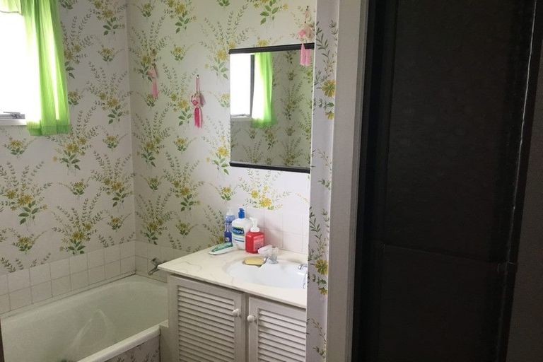 Photo of property in 2/1 Iona Place, Sockburn, Christchurch, 8042