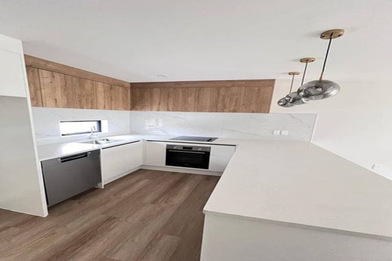 Photo of property in 2/13 Cheviot Street, Mangere East, Auckland, 2024