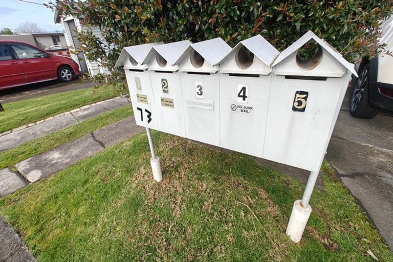 Photo of property in 4/73 Castor Bay Road, Castor Bay, Auckland, 0620