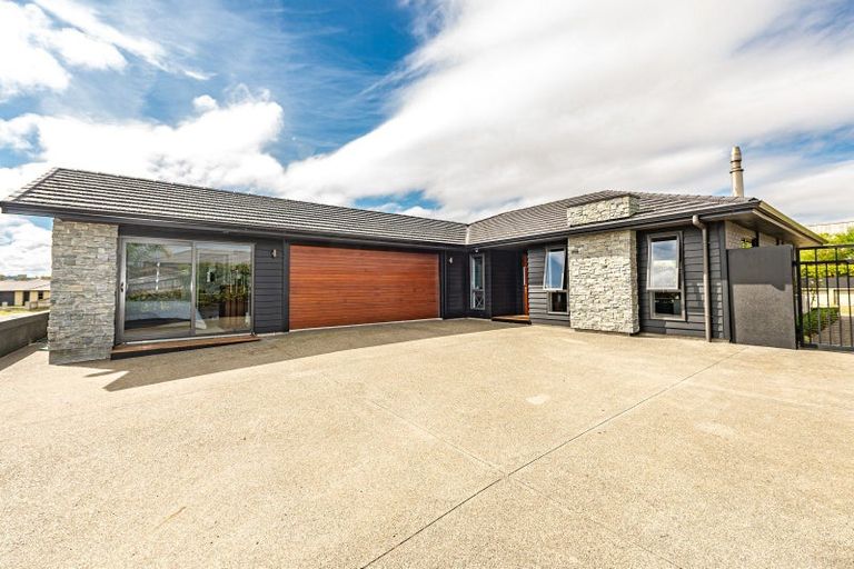 Photo of property in 13 Magnolia Crescent, Tawhero, Whanganui, 4501