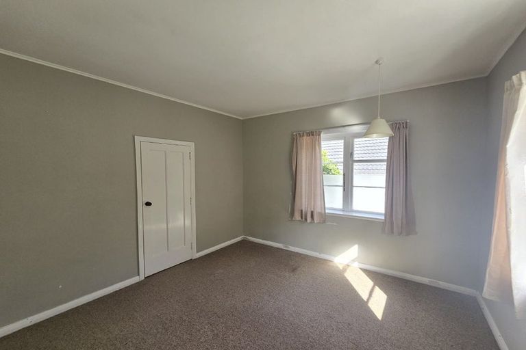 Photo of property in 40 Sunshine Avenue, Karori, Wellington, 6012
