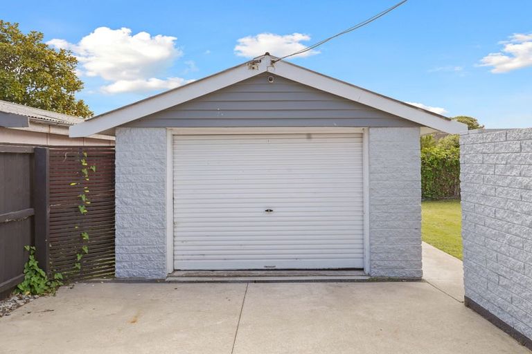 Photo of property in 45 Emlyn Place, Avondale, Christchurch, 8061