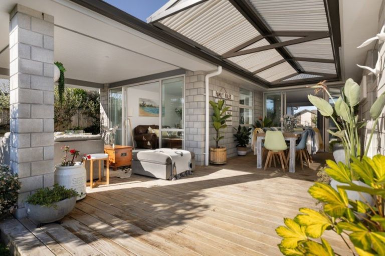 Photo of property in 124 Puhirake Crescent, Pyes Pa, Tauranga, 3112