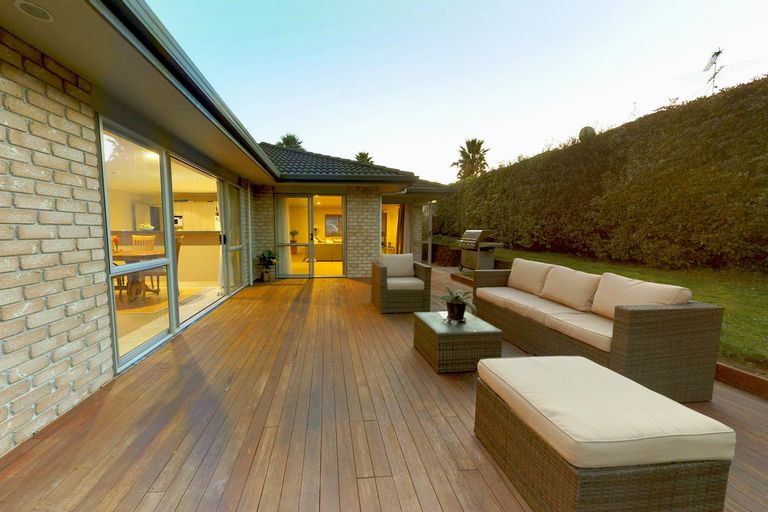 Photo of property in 10 Parkhaven Drive, Rosehill, Papakura, 2113