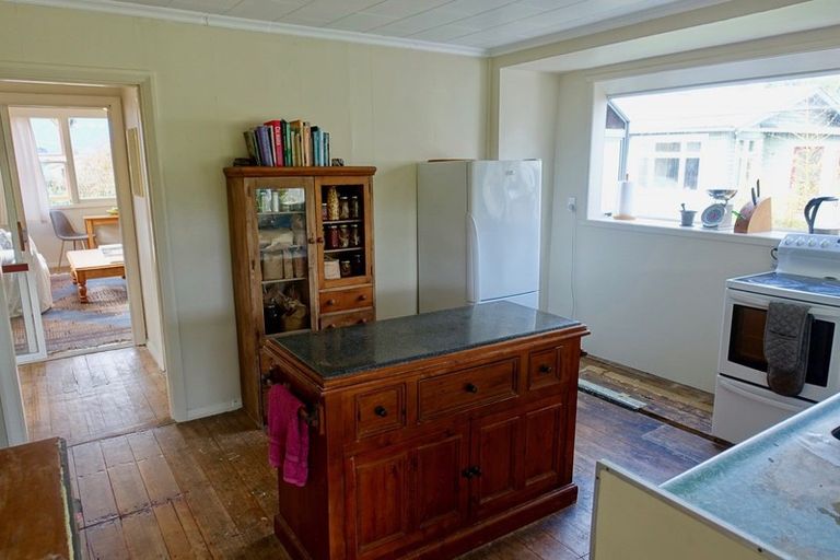 Photo of property in 13 Wharf Road, Karamea, 7893