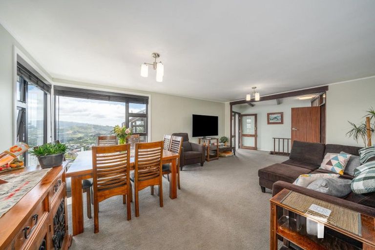 Photo of property in 16 Carluke Street, Paparangi, Wellington, 6037