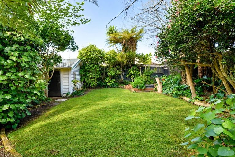 Photo of property in 24 Myrtle Street, Hamilton East, Hamilton, 3216