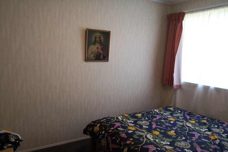 Photo of property in 1/22 La Perouse Street, Botany Downs, Auckland, 2010