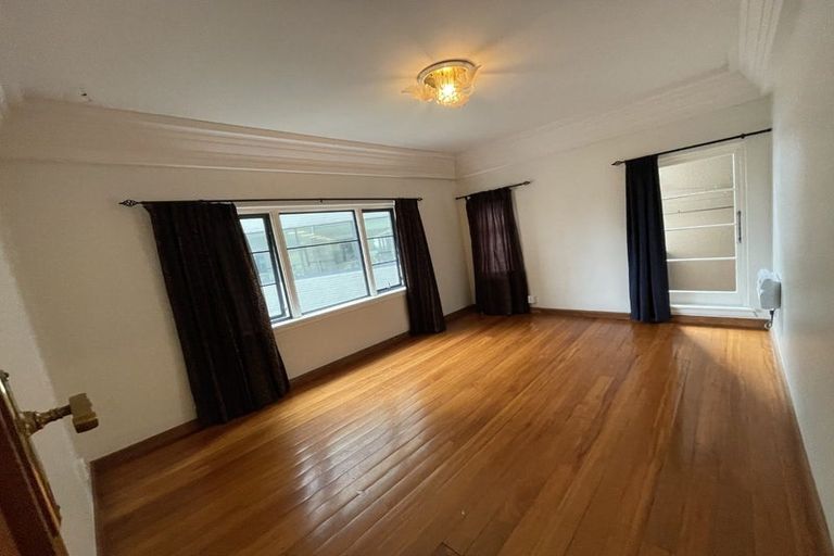 Photo of property in Westhaven Apartments, 11/127 Molesworth Street, Thorndon, Wellington, 6011