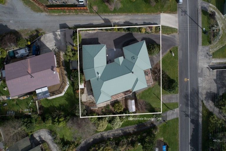 Photo of property in 34 Moana View Road, Waikawa, Picton, 7220