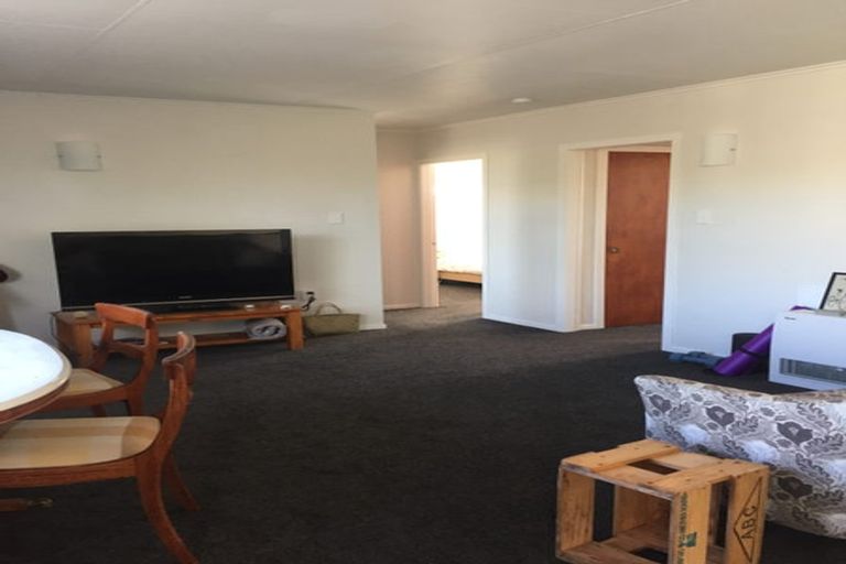 Photo of property in 2a Ruamahanga Crescent, Terrace End, Palmerston North, 4410