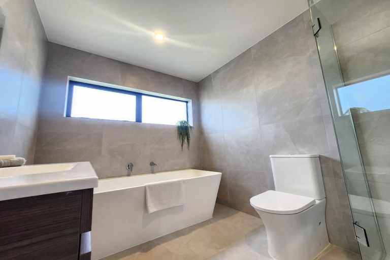 Photo of property in 8 Libby Lane, Howick, Auckland, 2010