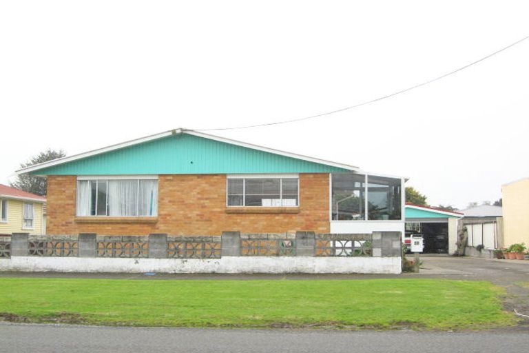 Photo of property in 42 Parris Street, Waitara, 4320