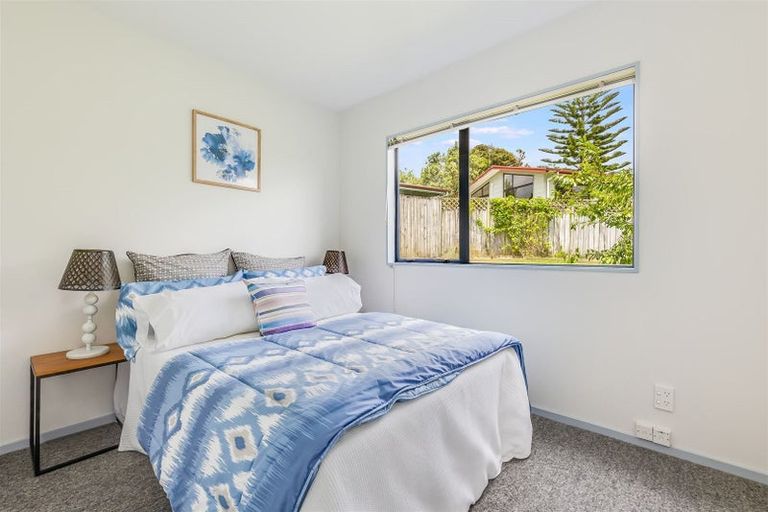 Photo of property in 5 Parrs Cross Road, Henderson, Auckland, 0612