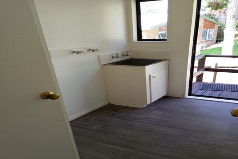 Photo of property in 2/8 Quiet Street, Te Atatu South, Auckland, 0610