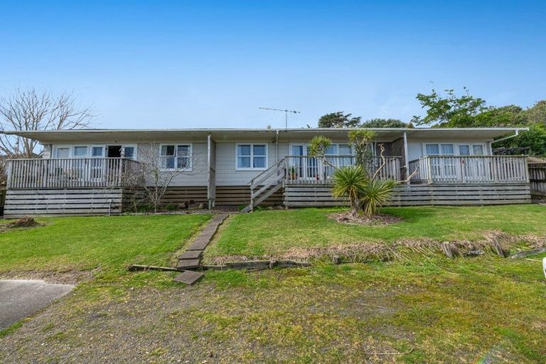 Photo of property in 2 Kaipara Crescent, Helensville, 0800