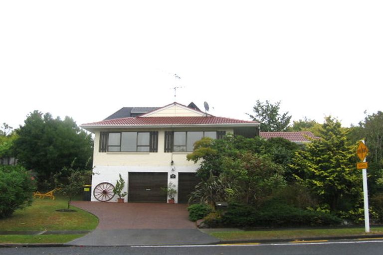 Photo of property in 129 Chelsea View Drive, Chatswood, Auckland, 0626