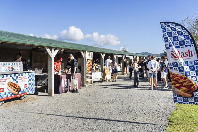 Photo of property in 10 Arahi Road, Clevedon, 2582