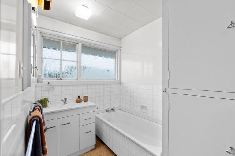 Photo of property in 2/48 Main North Road, Papanui, Christchurch, 8052