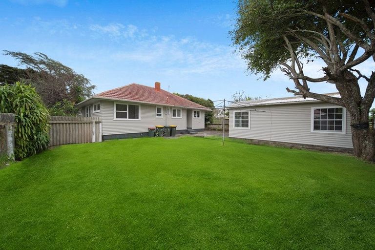 Photo of property in 12 Haddon Street, Mangere East, Auckland, 2024