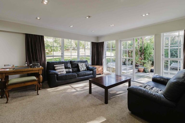 Photo of property in 28 Caesars Place, Churton Park, Wellington, 6037