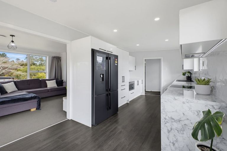 Photo of property in 2 Bromley Place, Westown, New Plymouth, 4310