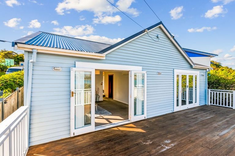 Photo of property in 7 Onepoto Road, Titahi Bay, Porirua, 5022