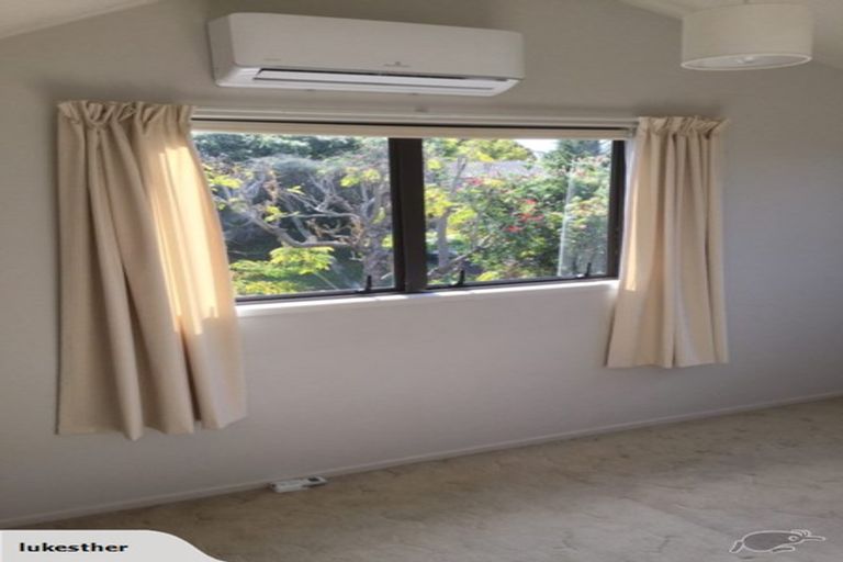 Photo of property in 19 Lastel Place, Shelly Park, Auckland, 2014