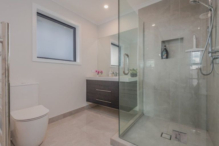 Photo of property in 90 Johnstone Drive, Fitzherbert, Palmerston North, 4410