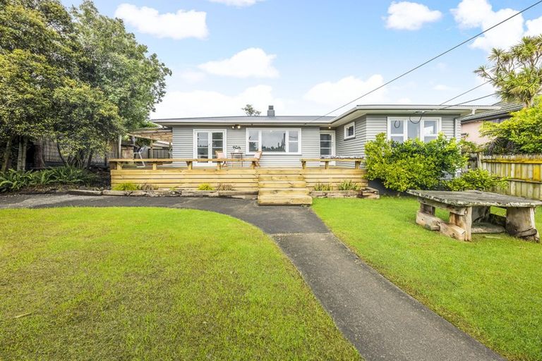 Photo of property in 37 Edmonton Road, Henderson, Auckland, 0612