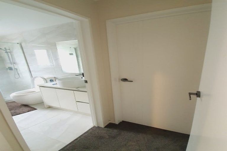 Photo of property in 57 Donegal Park Drive, Flat Bush, Auckland, 2019