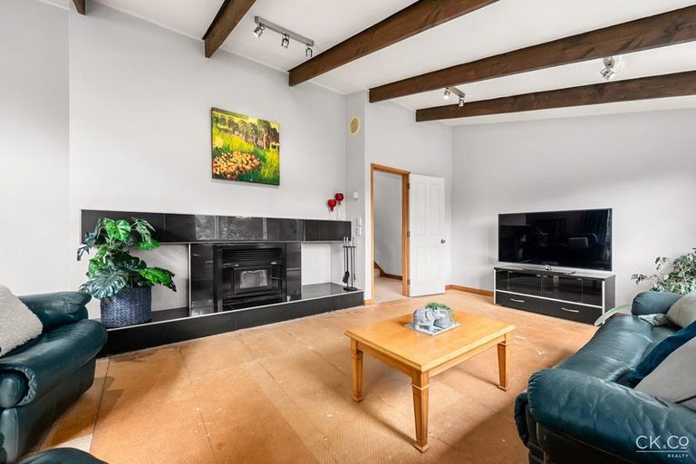 Photo of property in 72a Chatsworth Road, Silverstream, Upper Hutt, 5019