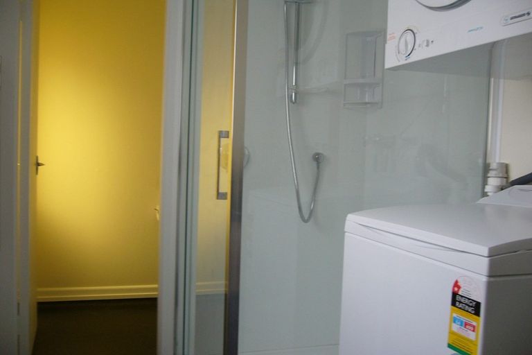 Photo of property in 4 Hawker Street, Mount Victoria, Wellington, 6011