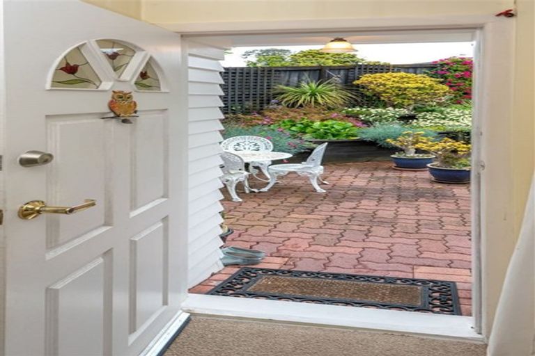 Photo of property in 1/16 Gills Road, Bucklands Beach, Auckland, 2014