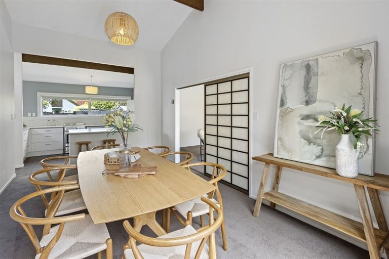 Photo of property in 12 Chatswood Place, Bishopdale, Christchurch, 8051