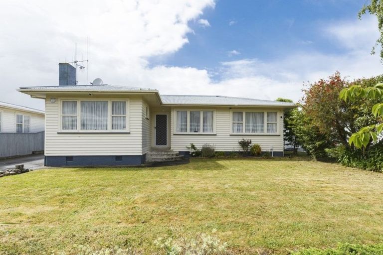 Photo of property in 17 Kaituna Street, Milson, Palmerston North, 4414
