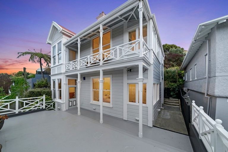 Photo of property in 5 Farm Road, Northland, Wellington, 6012