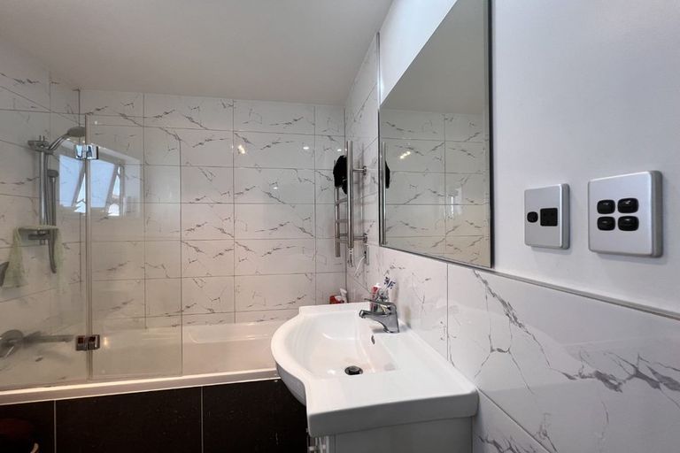 Photo of property in 25 Sohum Place, Manukau, Auckland, 2104