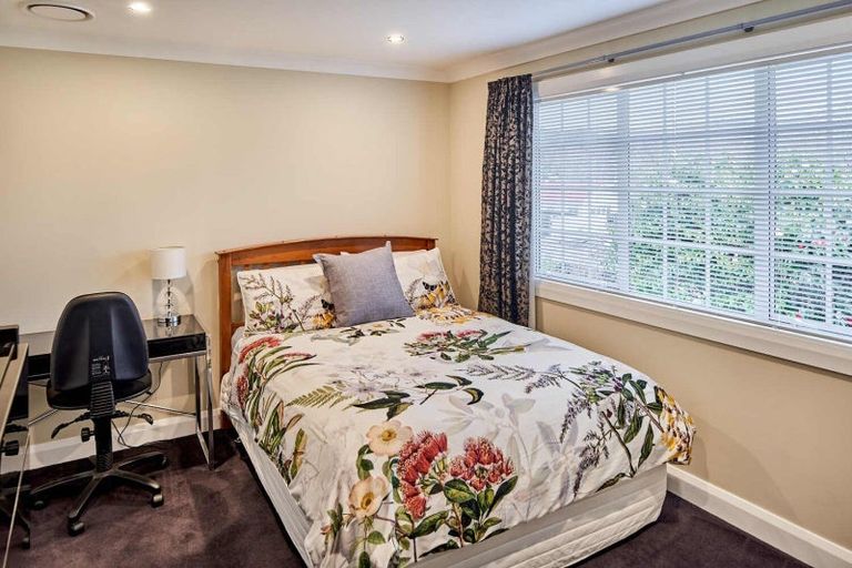 Photo of property in 2 Blundell Way, Heretaunga, Upper Hutt, 5018