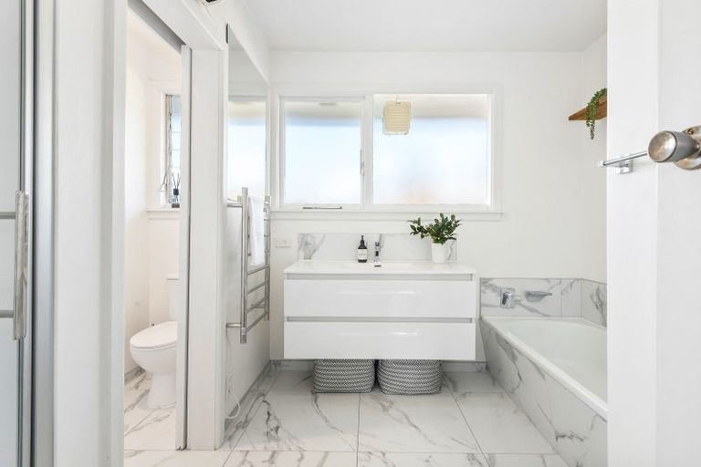 Photo of property in 34 Gladson Avenue, Sockburn, Christchurch, 8042